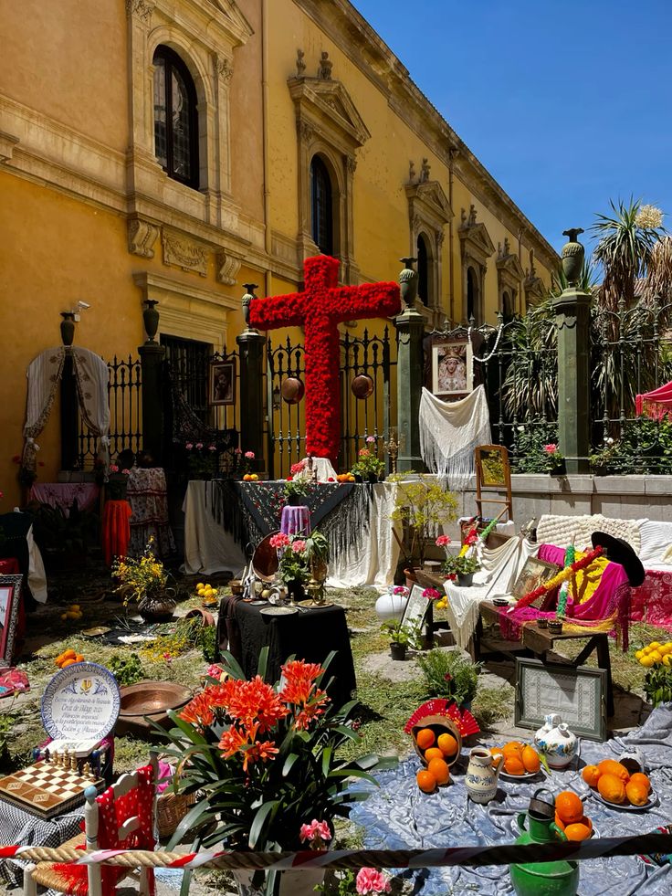 cruces de granada decoracion con flores naturales