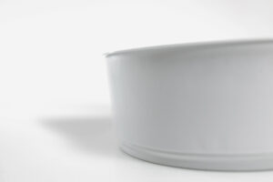 Set de tarrinas blancas redondas para centros de mesa de bodas y eventos.