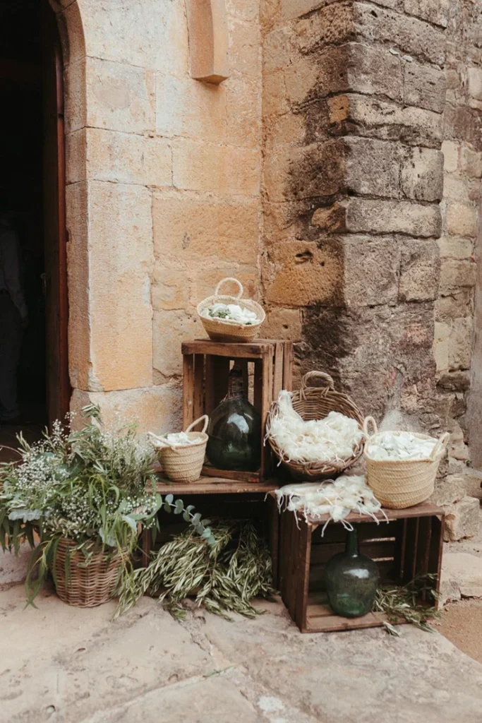 Llega el verano, las bodas y el calor. Descubre cómo elegir flores resistentes, el papel clave del asesoramiento y la importancia de la previsión de stock en tu floristería.