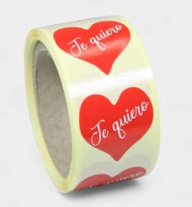 Rollo de etiquetas adhesivas con diseño de corazón para regalo